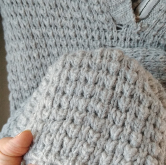 Old Navy Wool Knit Sweater Size S - Picture 2 of 4